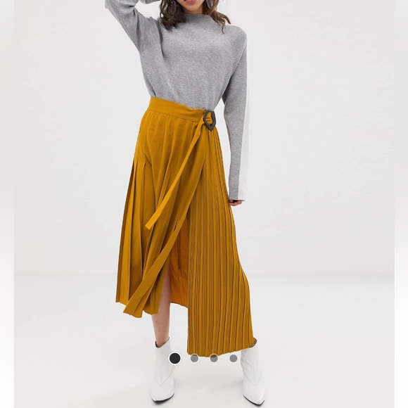 Wrap up asymmetrical pleated skirt - Picture 2 of 8